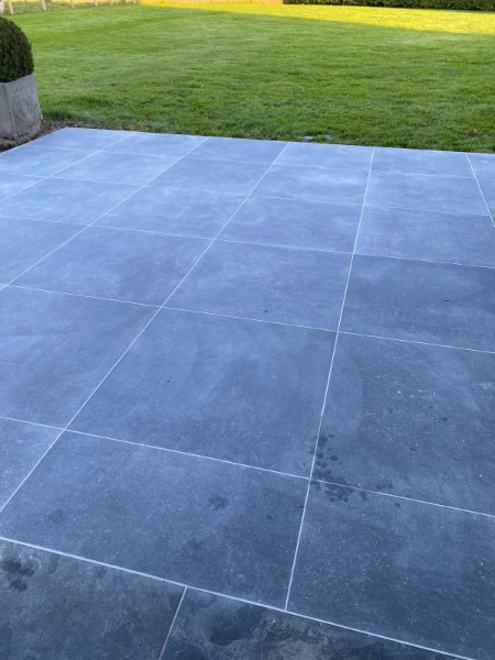 CARRELAGE EXTERIEUR GRAND FORMAT ASPECT PIERRE BLEU EN 90X90X2