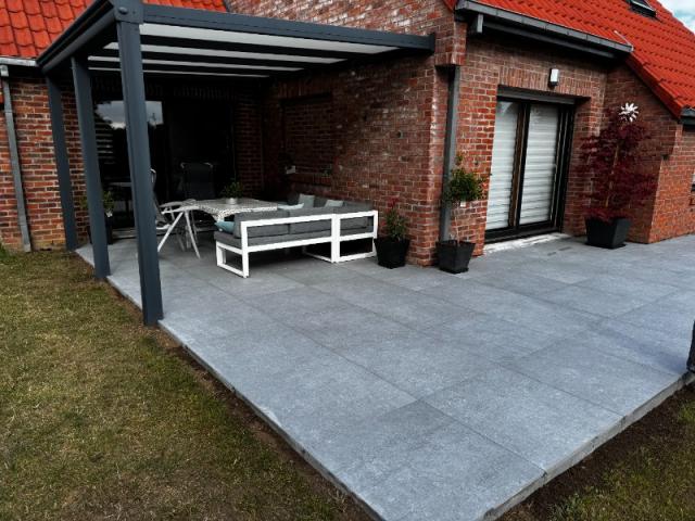 LA TERRASSE QUI TRANSFORME VOTRE EXTERIEUR CARRELAGE 80X80X2 POSE SUR PLOTS